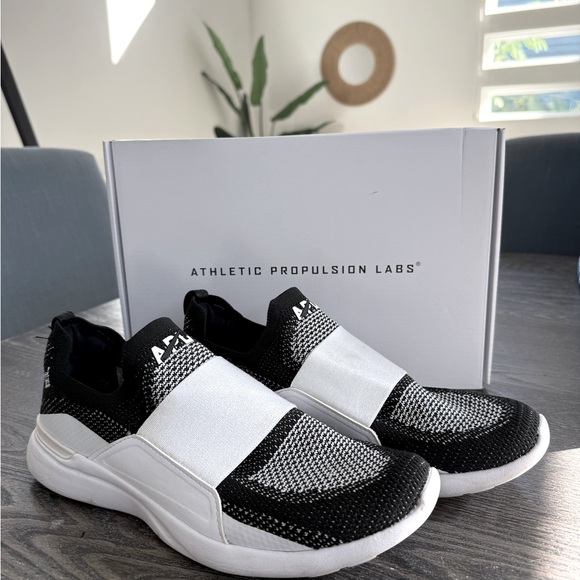 APL Women’s Techloom Bliss- Size 10 - Picture 1 of 11